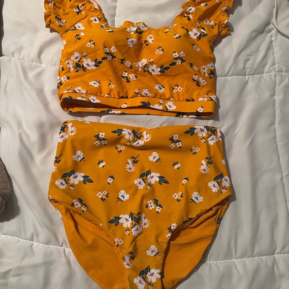 BNWT High-Waist Floral Bikini Set in Mango